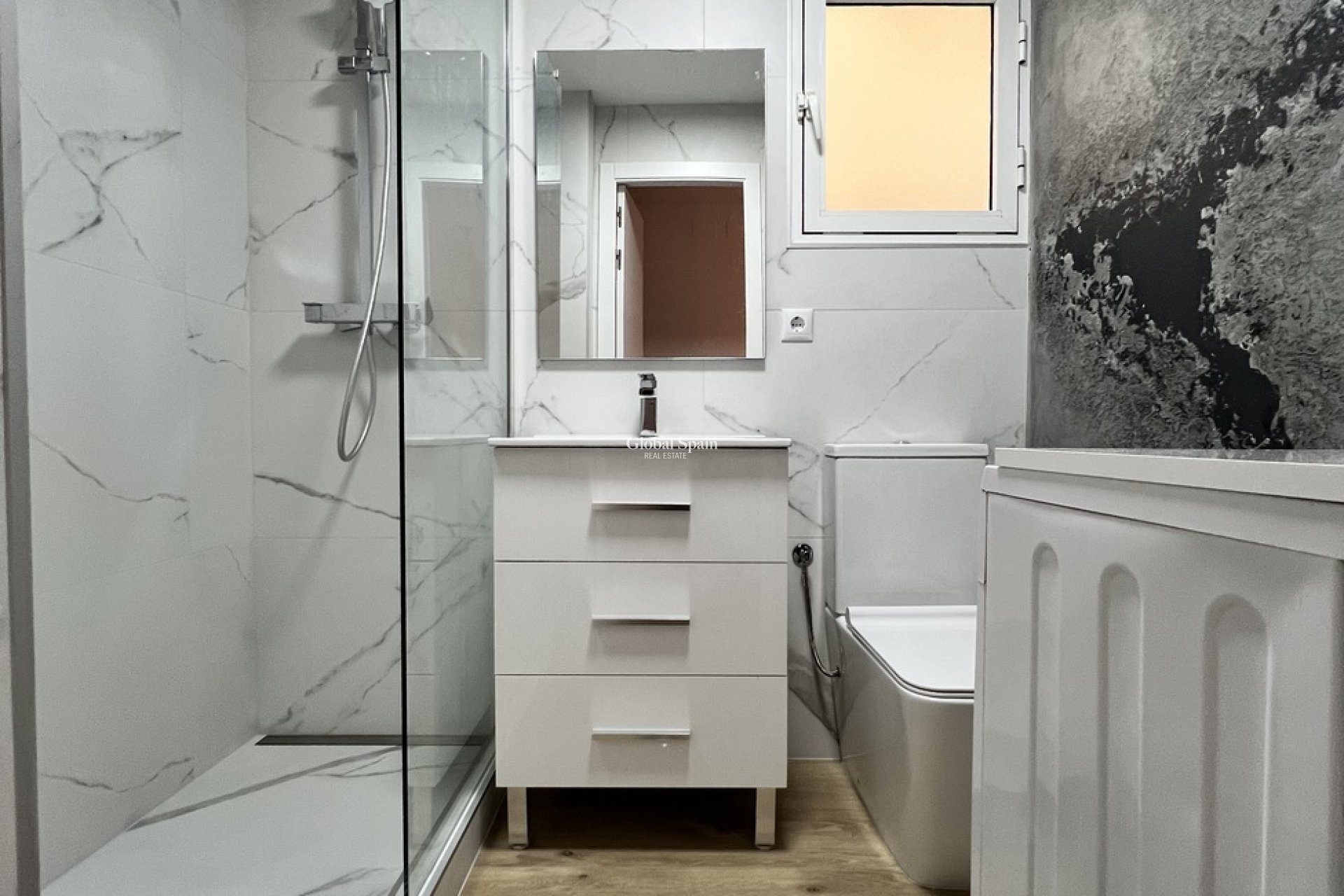 Wederverkoop - APPARTEMENT -
TORREVIEJA - Center