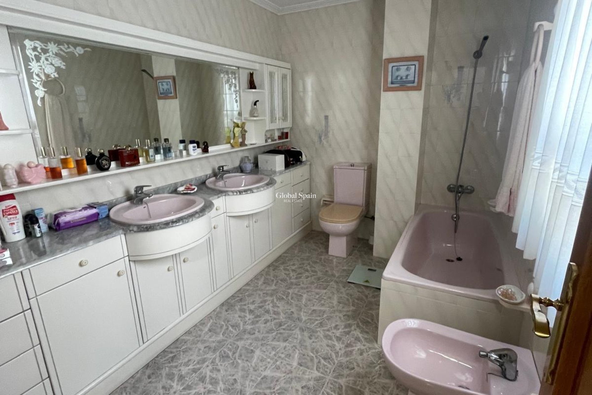 Wederverkoop - APPARTEMENT -
TORREVIEJA - Center