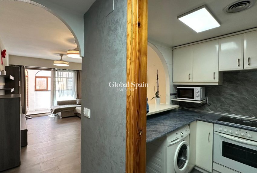 Wederverkoop - APPARTEMENT -
TORREVIEJA - Center