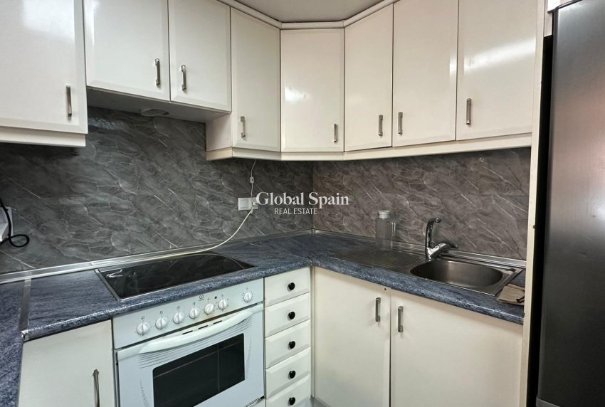 Wederverkoop - APPARTEMENT -
TORREVIEJA - Center