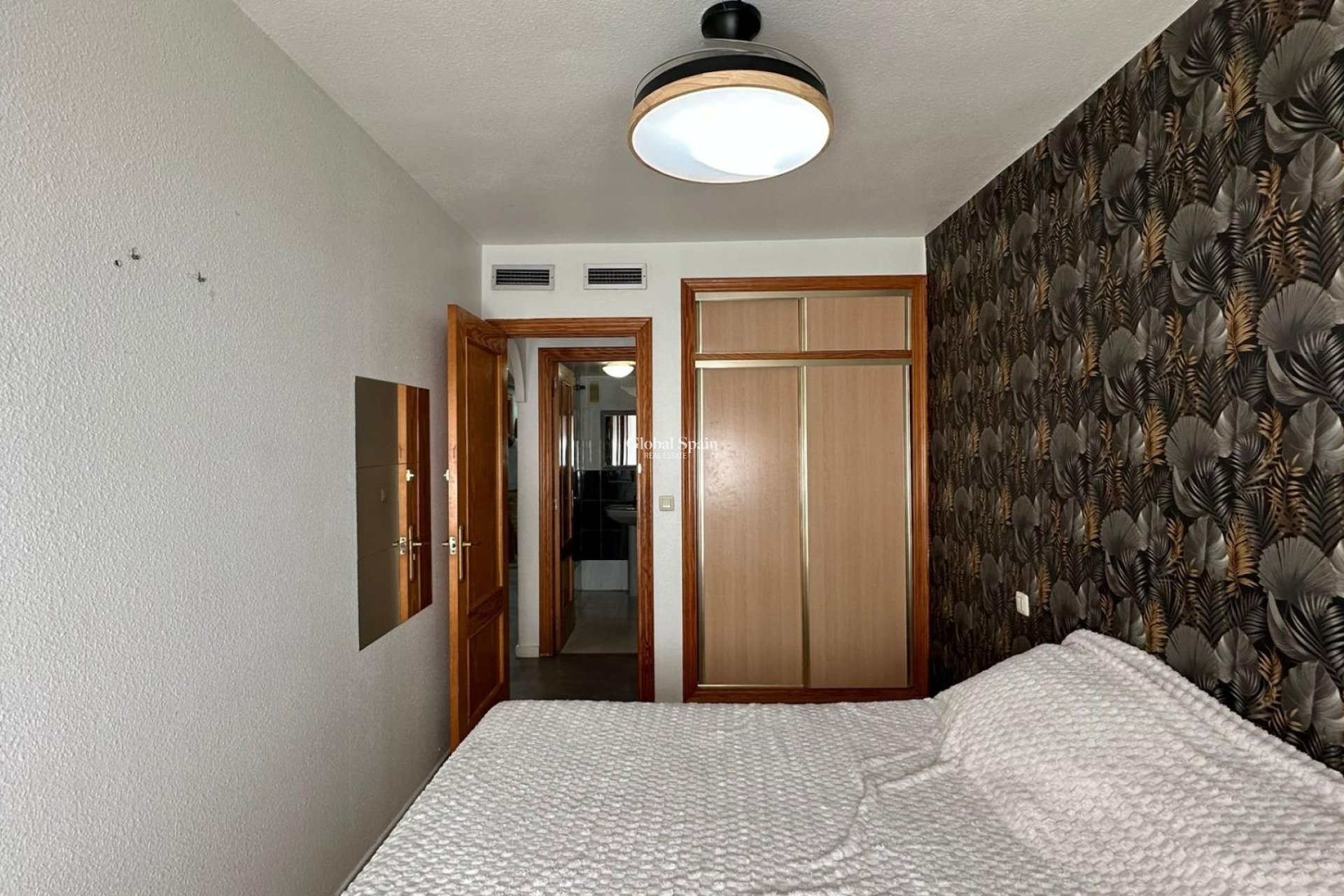 Wederverkoop - APPARTEMENT -
TORREVIEJA - Center