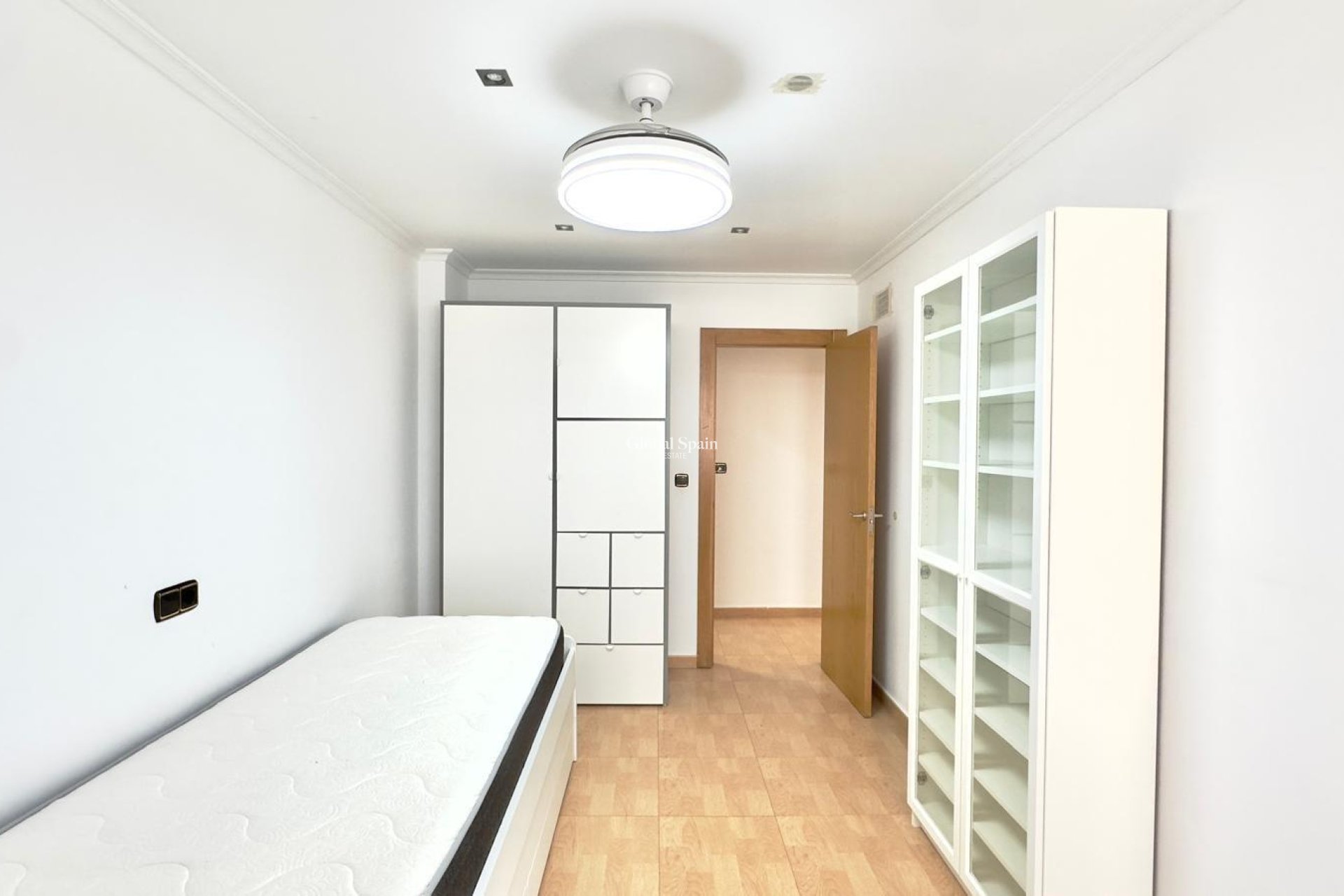 Wederverkoop - APPARTEMENT -
TORREVIEJA - Center