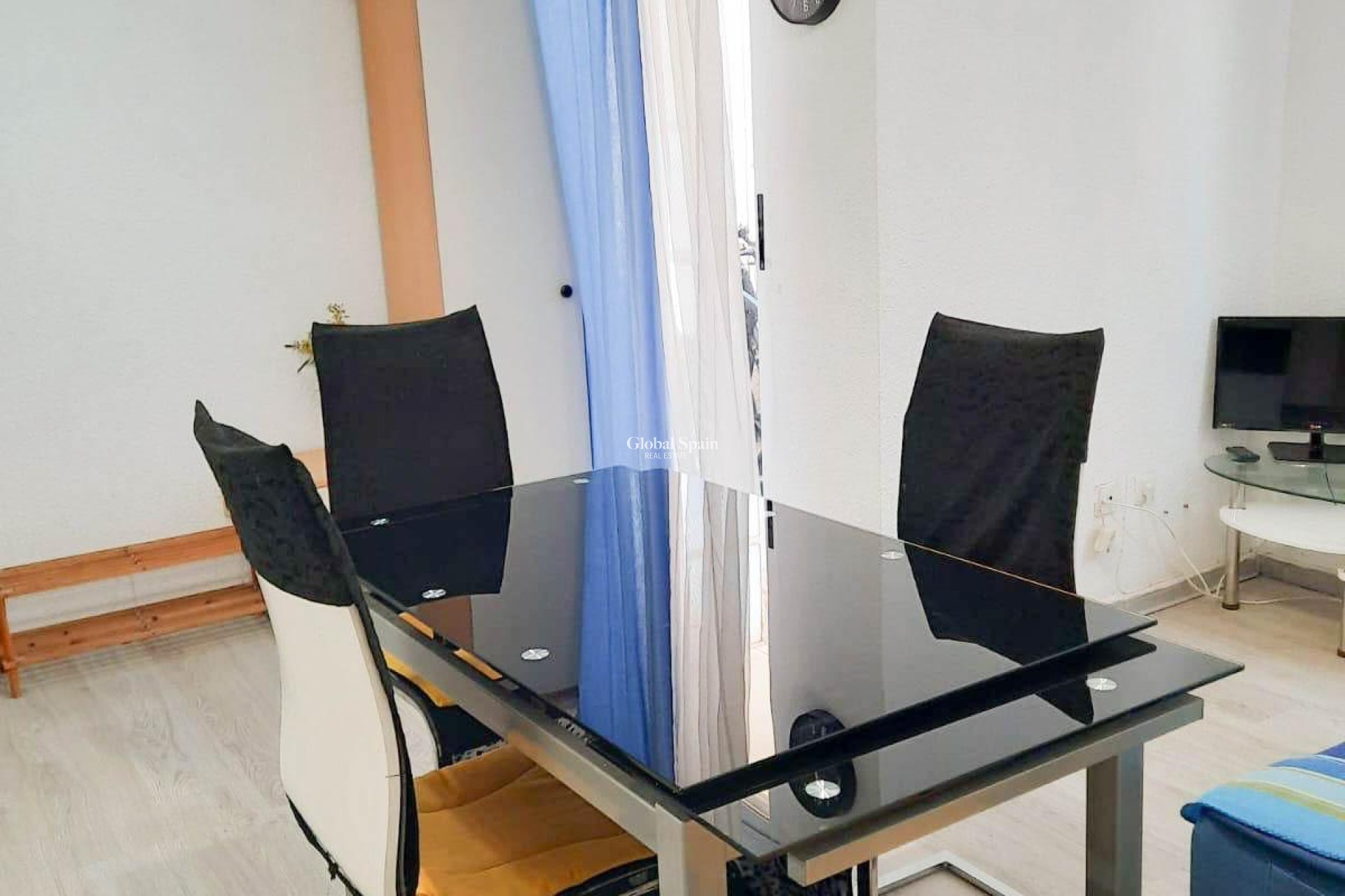 Wederverkoop - APPARTEMENT -
TORREVIEJA - Center