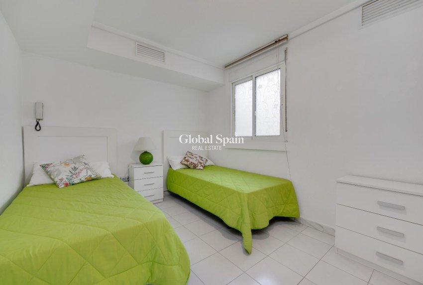 Wederverkoop - APPARTEMENT -
TORREVIEJA - Center