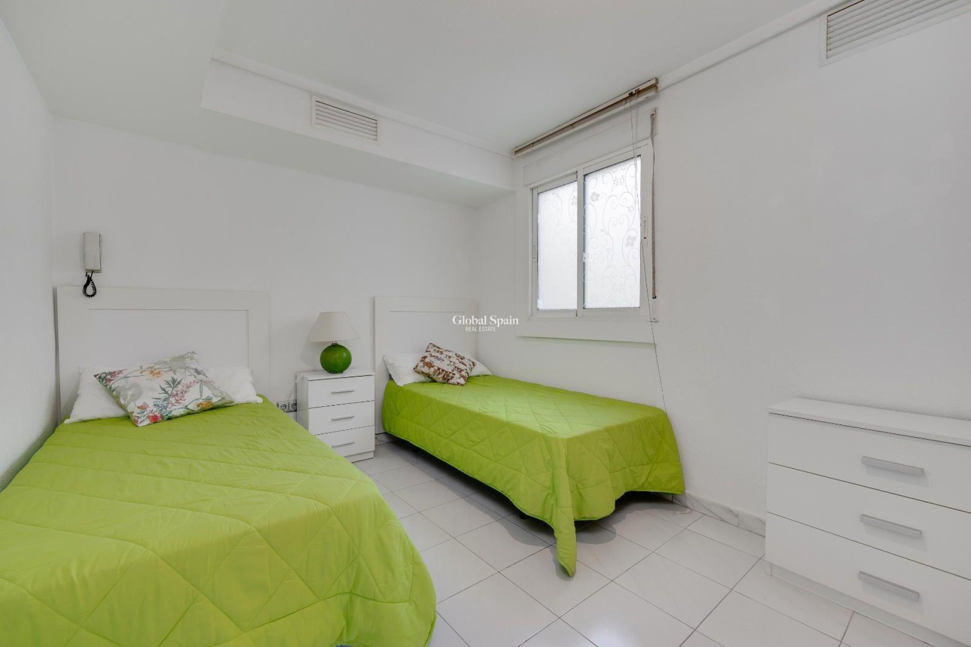 Wederverkoop - APPARTEMENT -
TORREVIEJA - Center