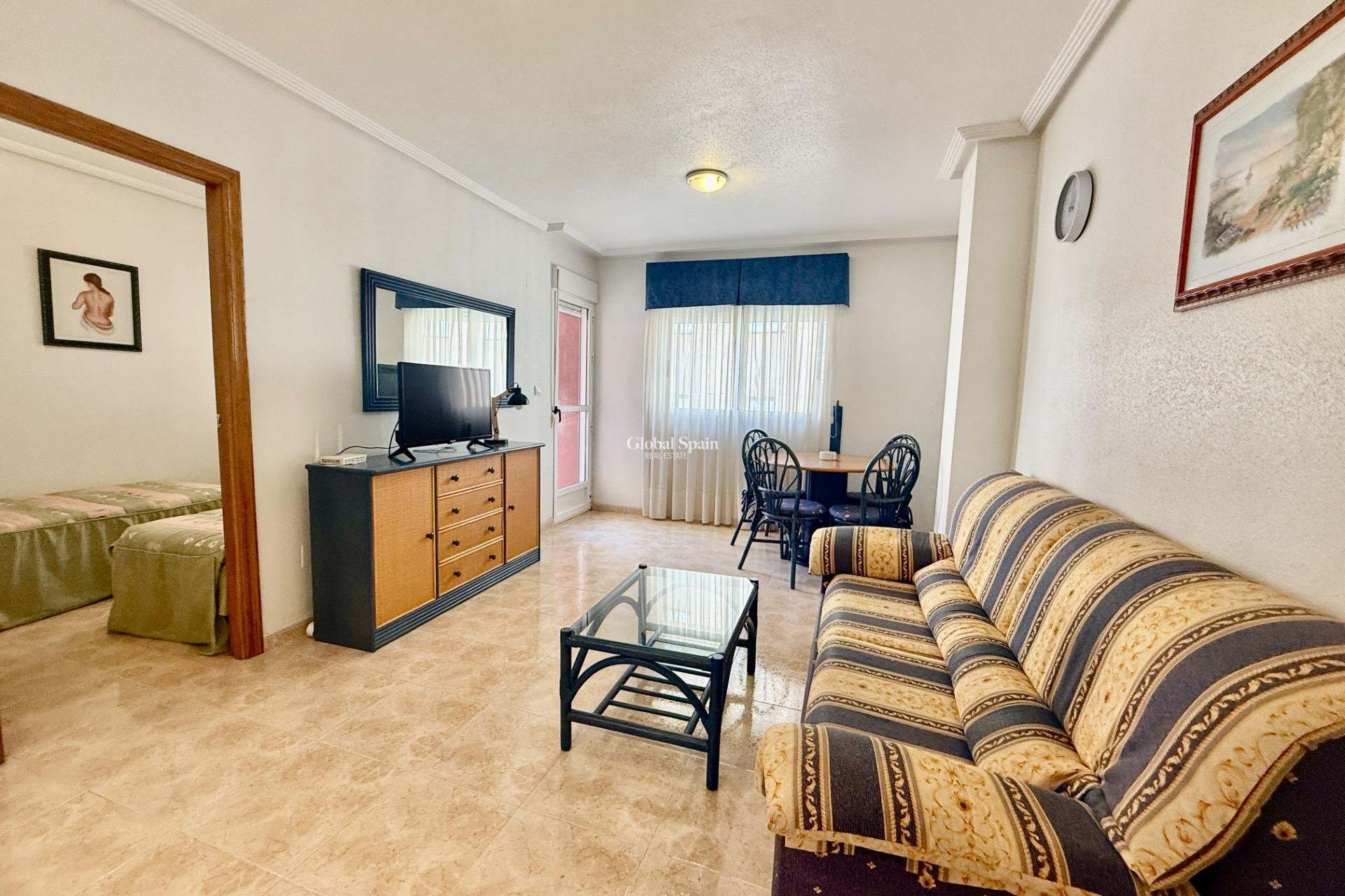 Wederverkoop - APPARTEMENT -
TORREVIEJA - Center