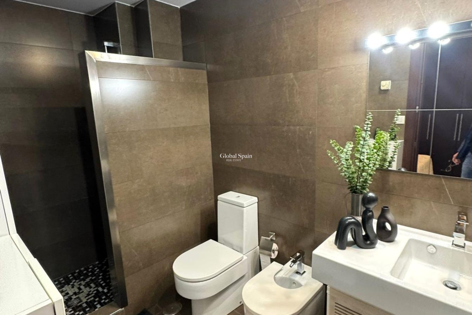 Wederverkoop - APPARTEMENT -
TORREVIEJA - Center