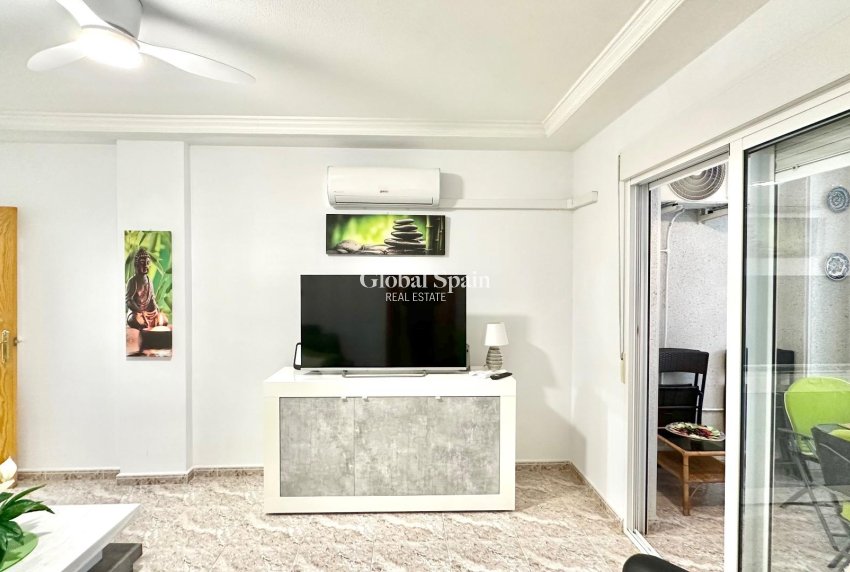 Wederverkoop - APPARTEMENT -
TORREVIEJA - Center