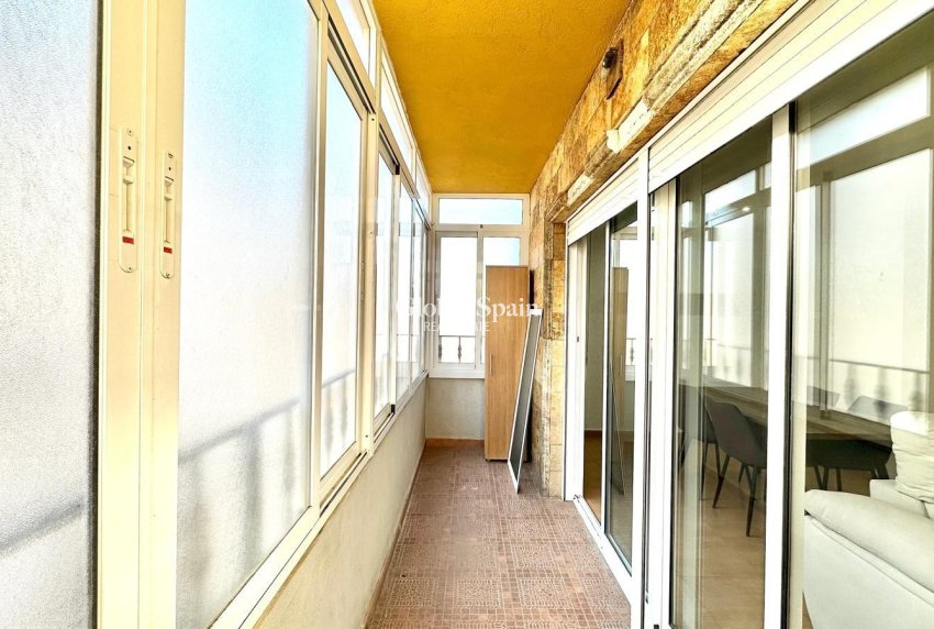 Wederverkoop - APPARTEMENT -
TORREVIEJA - Center