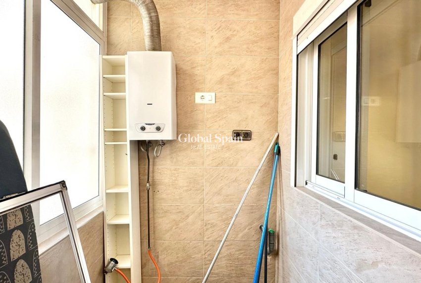 Wederverkoop - APPARTEMENT -
TORREVIEJA - Center