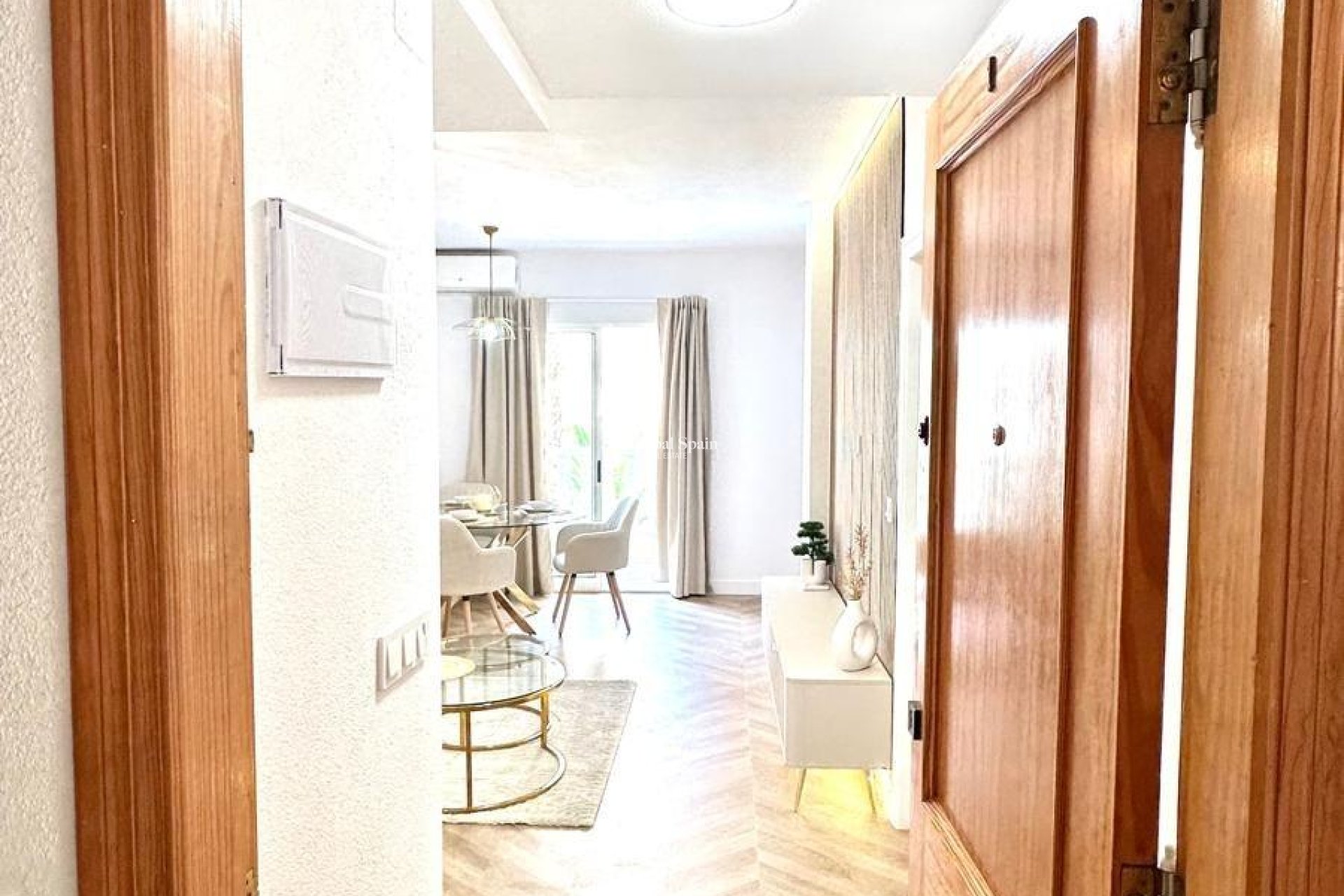 Wederverkoop - APPARTEMENT -
TORREVIEJA - Center