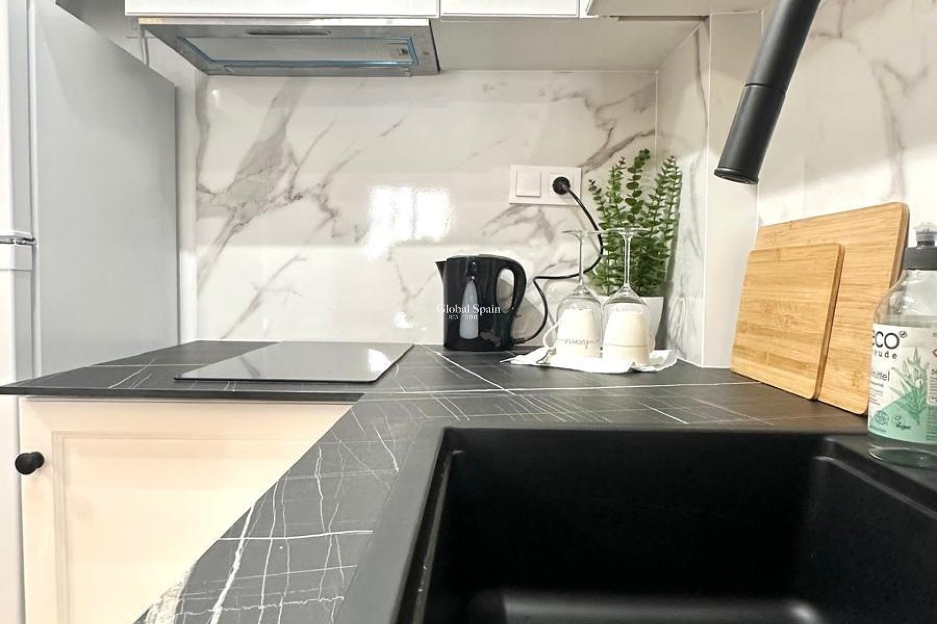 Wederverkoop - APPARTEMENT -
TORREVIEJA - Center