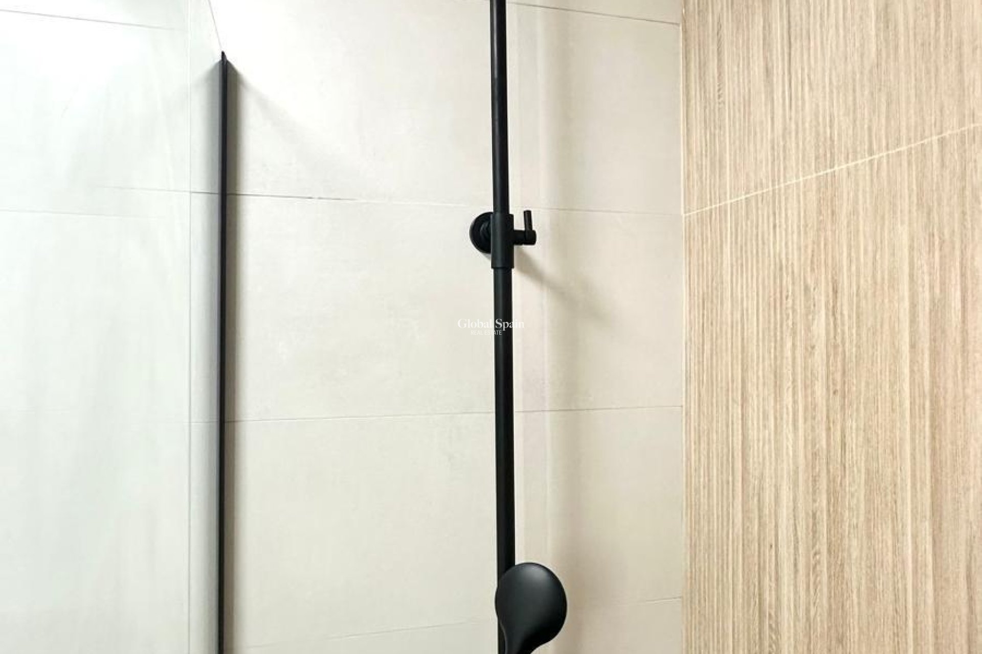 Wederverkoop - APPARTEMENT -
TORREVIEJA - Center