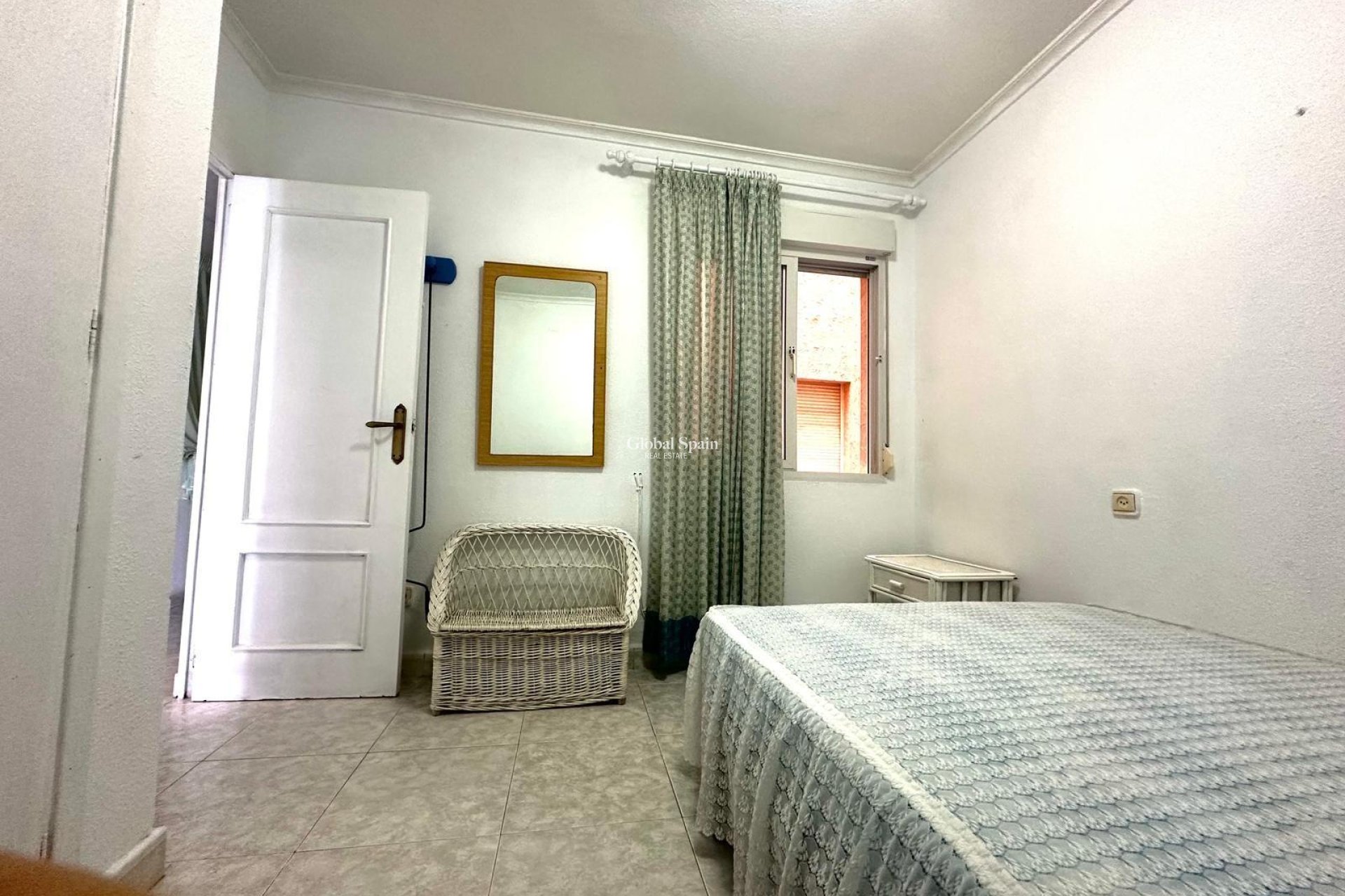 Wederverkoop - APPARTEMENT -
TORREVIEJA - Center