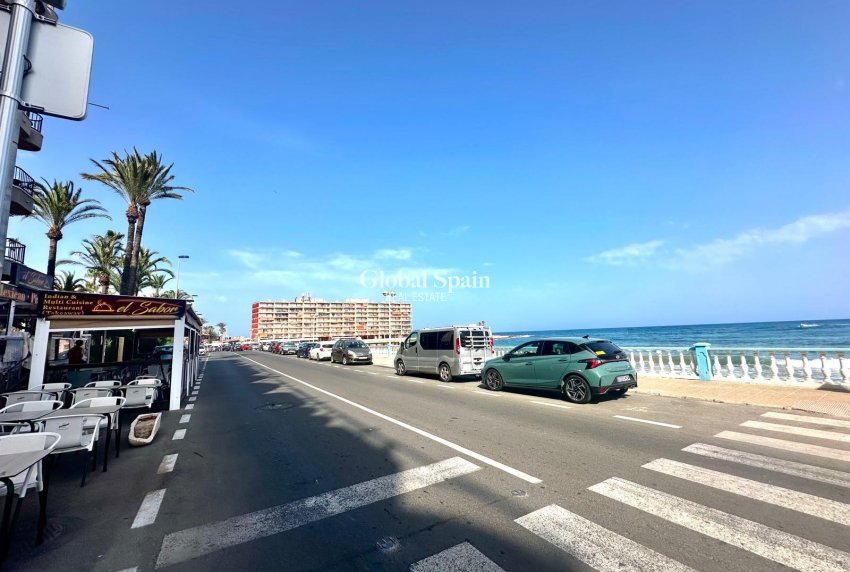 Wederverkoop - APPARTEMENT -
TORREVIEJA - Center