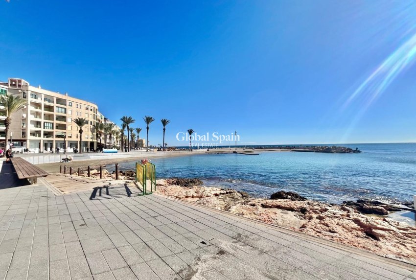 Wederverkoop - APPARTEMENT -
TORREVIEJA - Center
