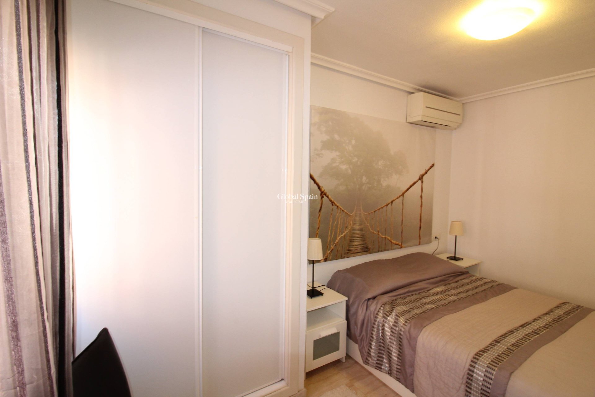 Wederverkoop - APPARTEMENT -
TORREVIEJA - Center