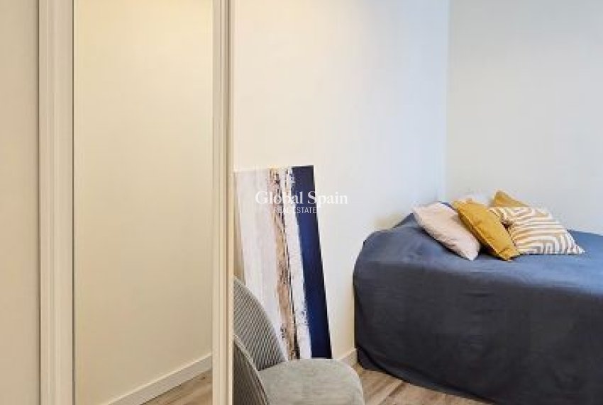 Wederverkoop - APPARTEMENT -
TORREVIEJA - Center