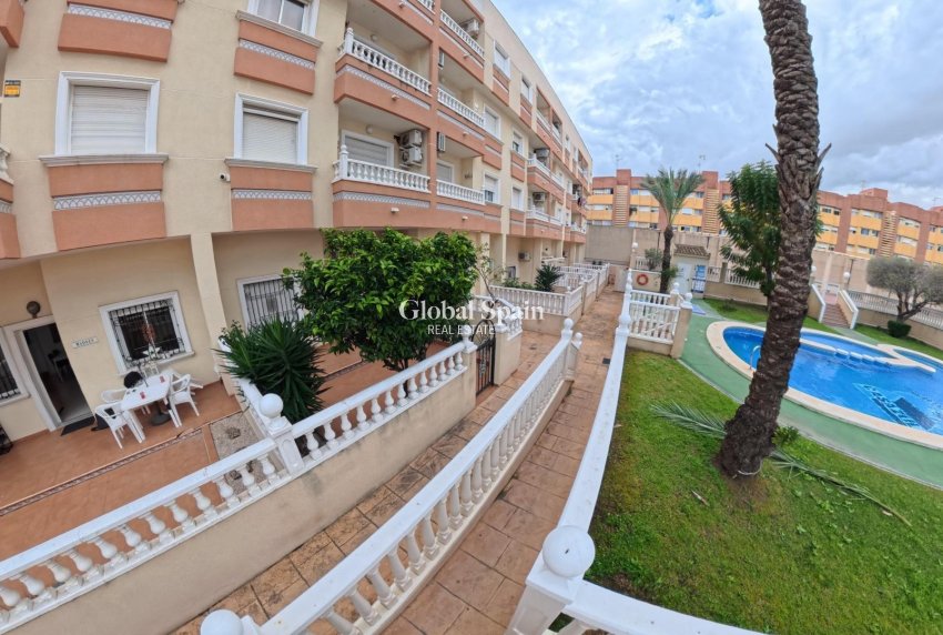 Wederverkoop - APPARTEMENT -
TORREVIEJA - Center