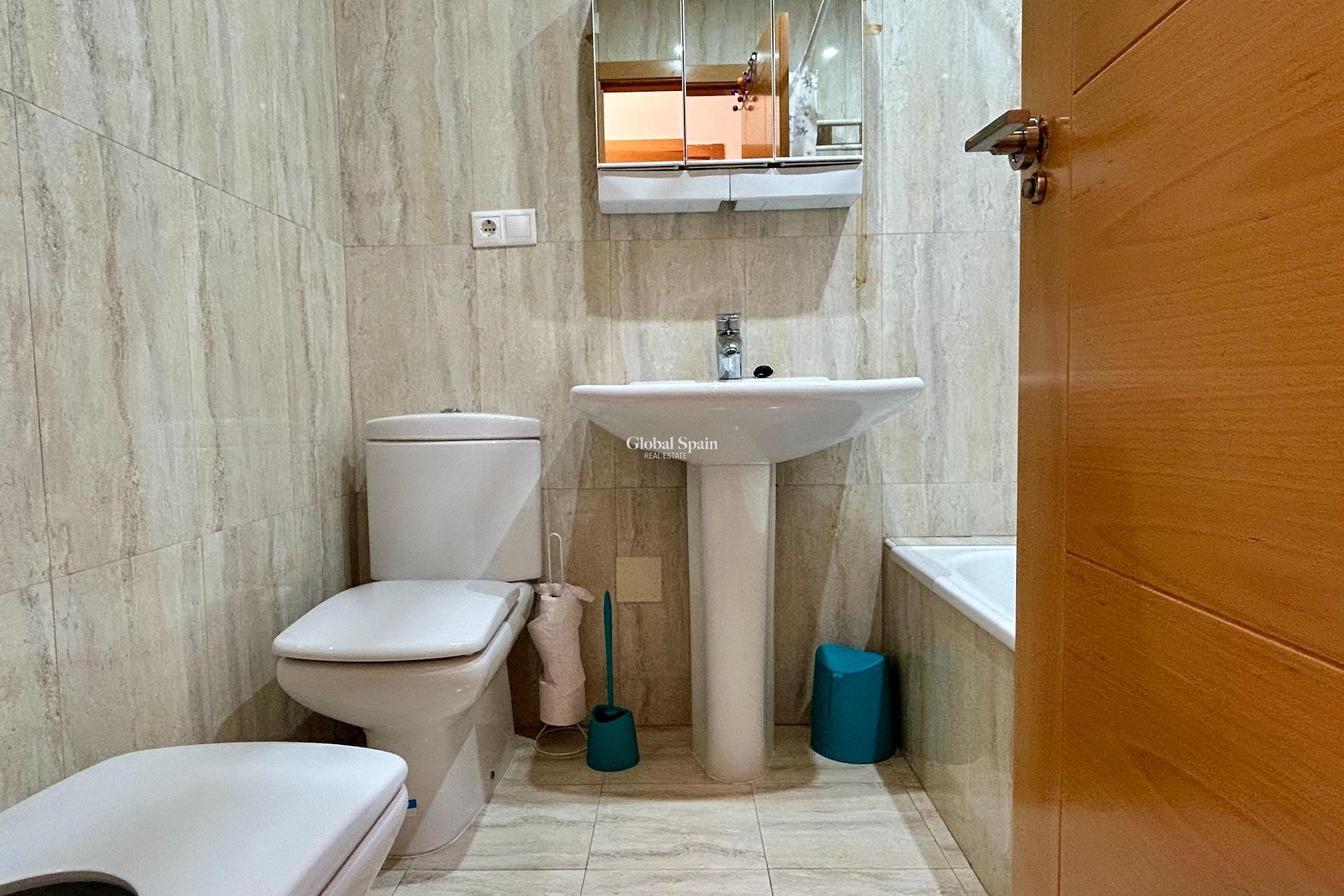 Wederverkoop - APPARTEMENT -
TORREVIEJA - Center