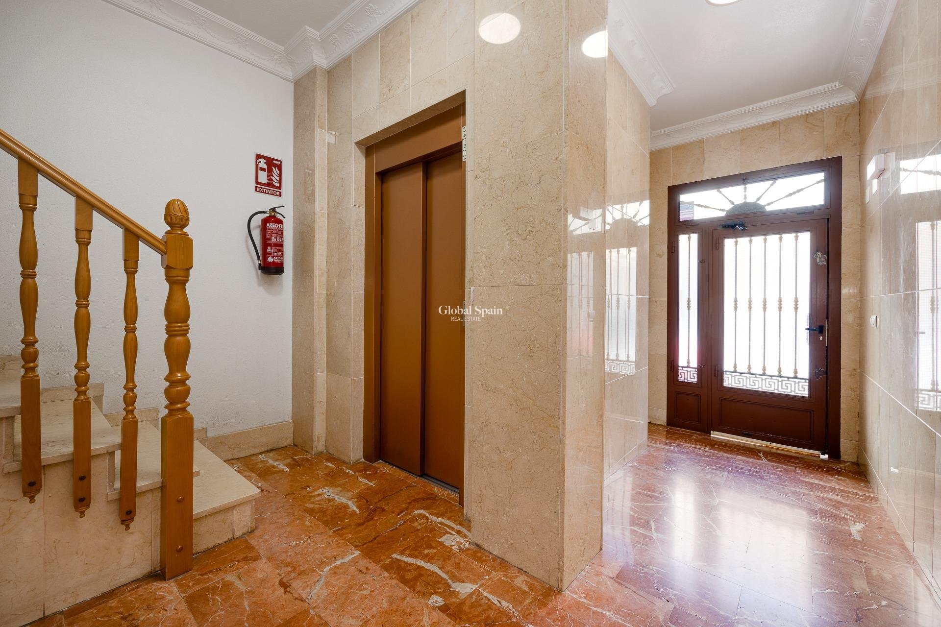 Wederverkoop - APPARTEMENT -
TORREVIEJA - Center