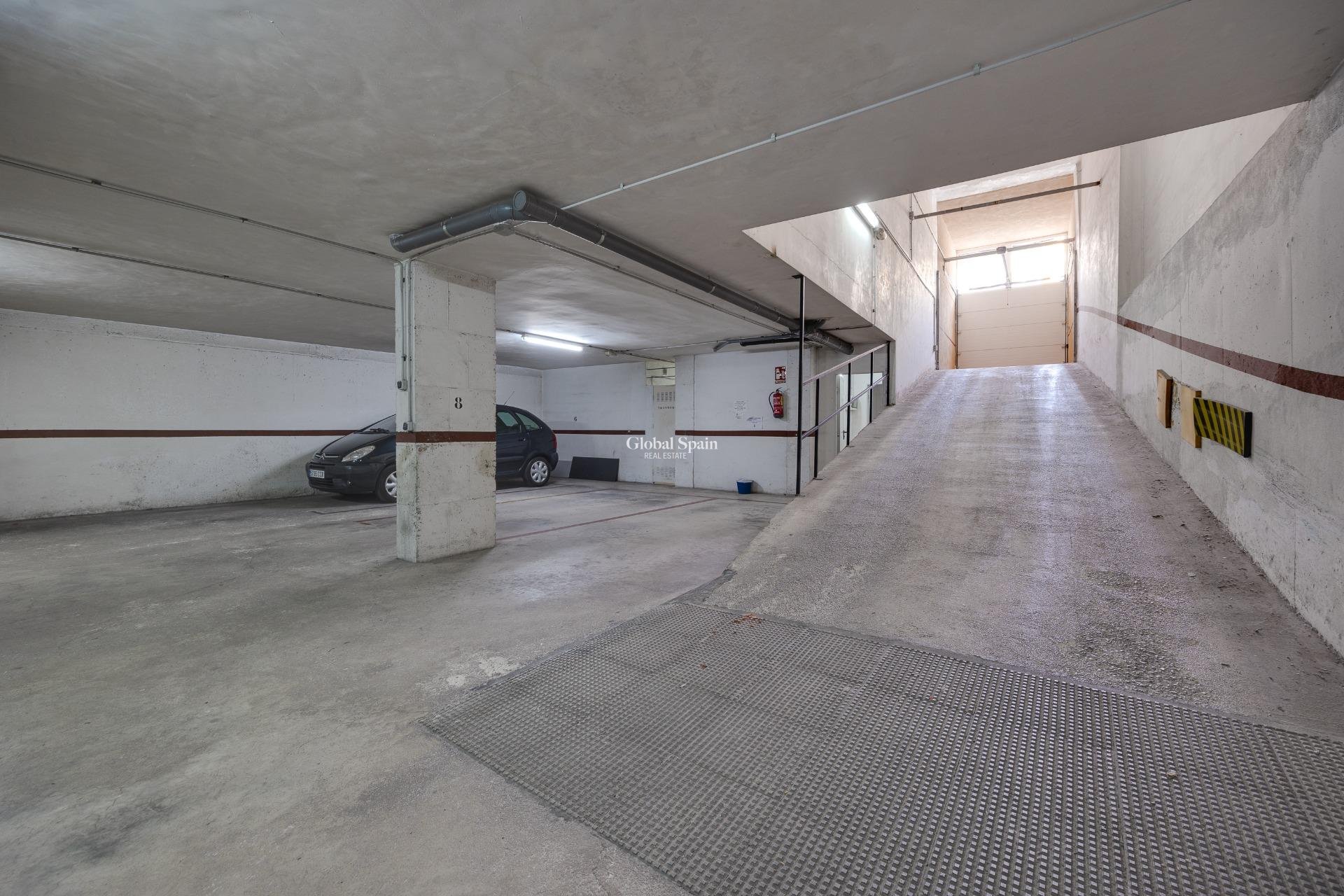 Wederverkoop - APPARTEMENT -
TORREVIEJA - Center