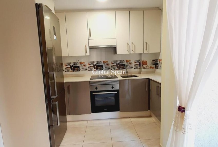 Wederverkoop - APPARTEMENT -
TORREVIEJA - Center