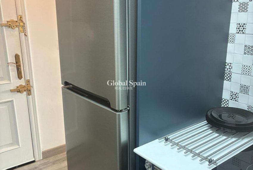 Wederverkoop - APPARTEMENT -
TORREVIEJA - Center