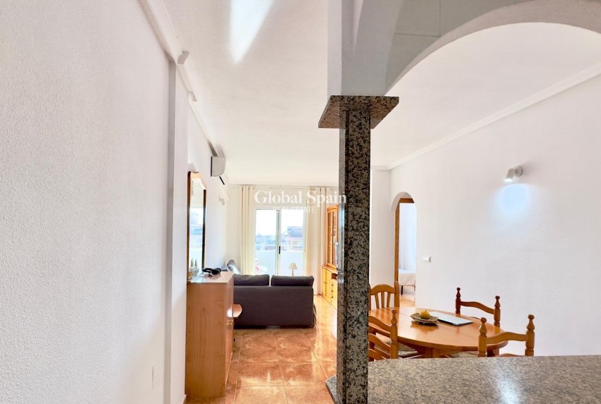 Wederverkoop - APPARTEMENT -
TORREVIEJA - Center