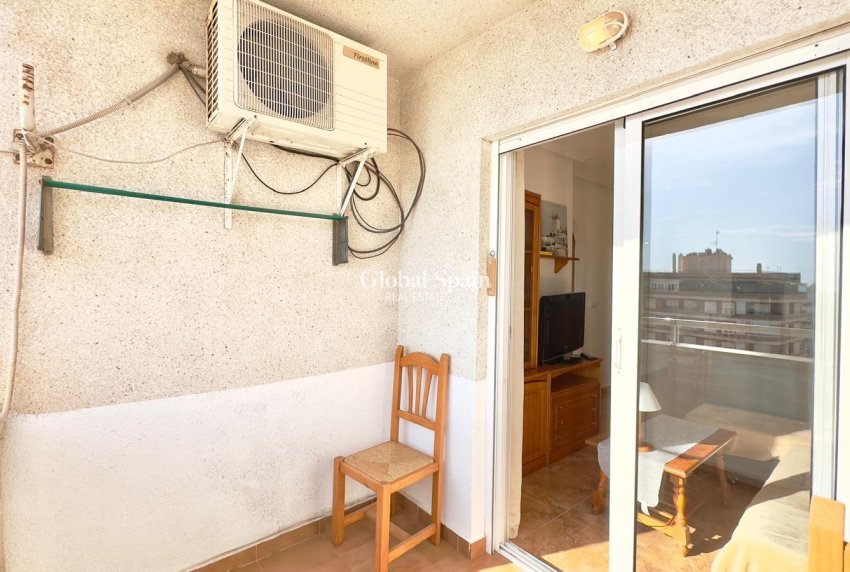 Wederverkoop - APPARTEMENT -
TORREVIEJA - Center