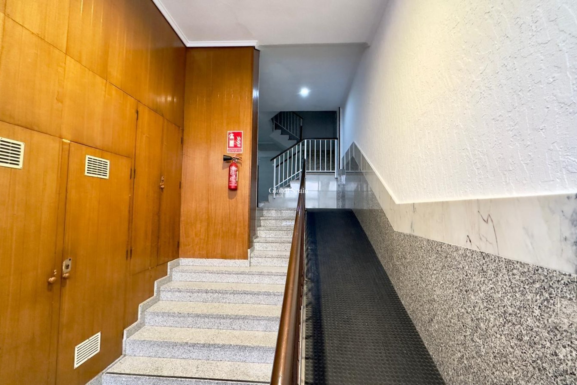 Wederverkoop - APPARTEMENT -
TORREVIEJA - Center