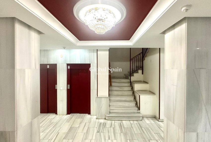 Wederverkoop - APPARTEMENT -
TORREVIEJA - Center