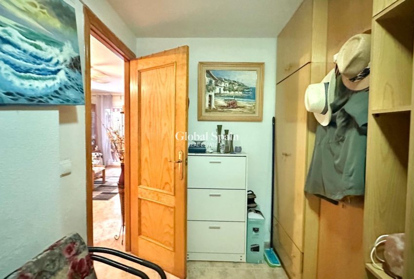 Wederverkoop - APPARTEMENT -
TORREVIEJA - Center