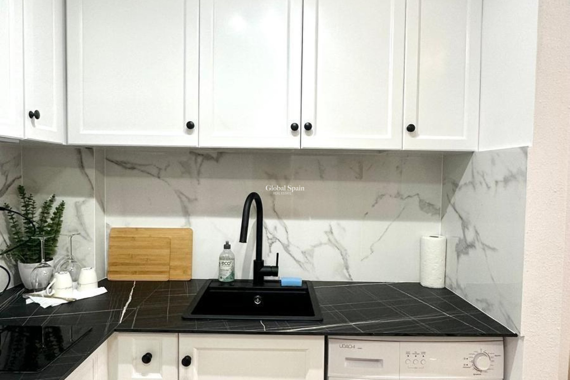 Wederverkoop - APPARTEMENT -
TORREVIEJA - Center