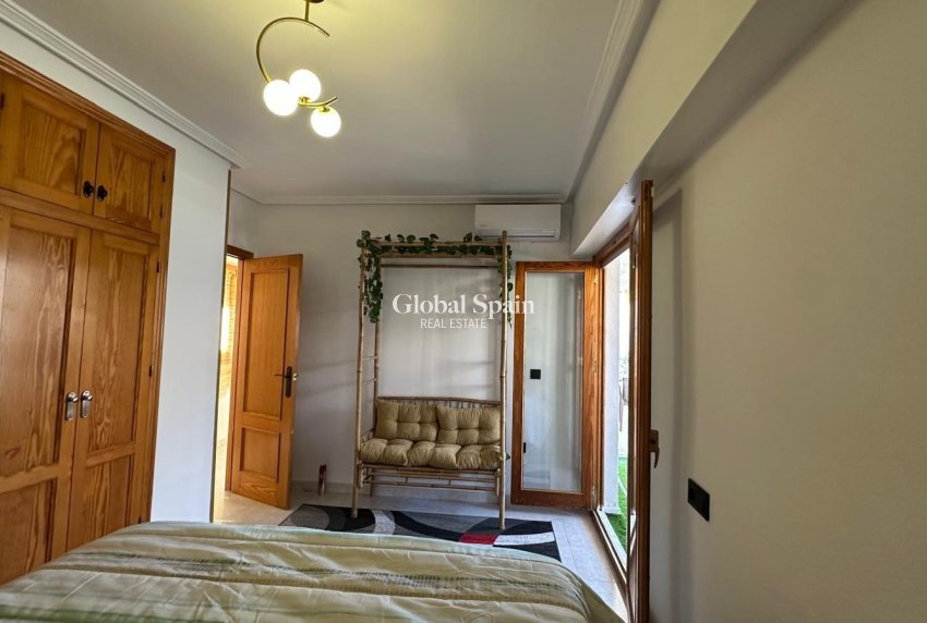 Wederverkoop - APPARTEMENT -
TORREVIEJA - Center