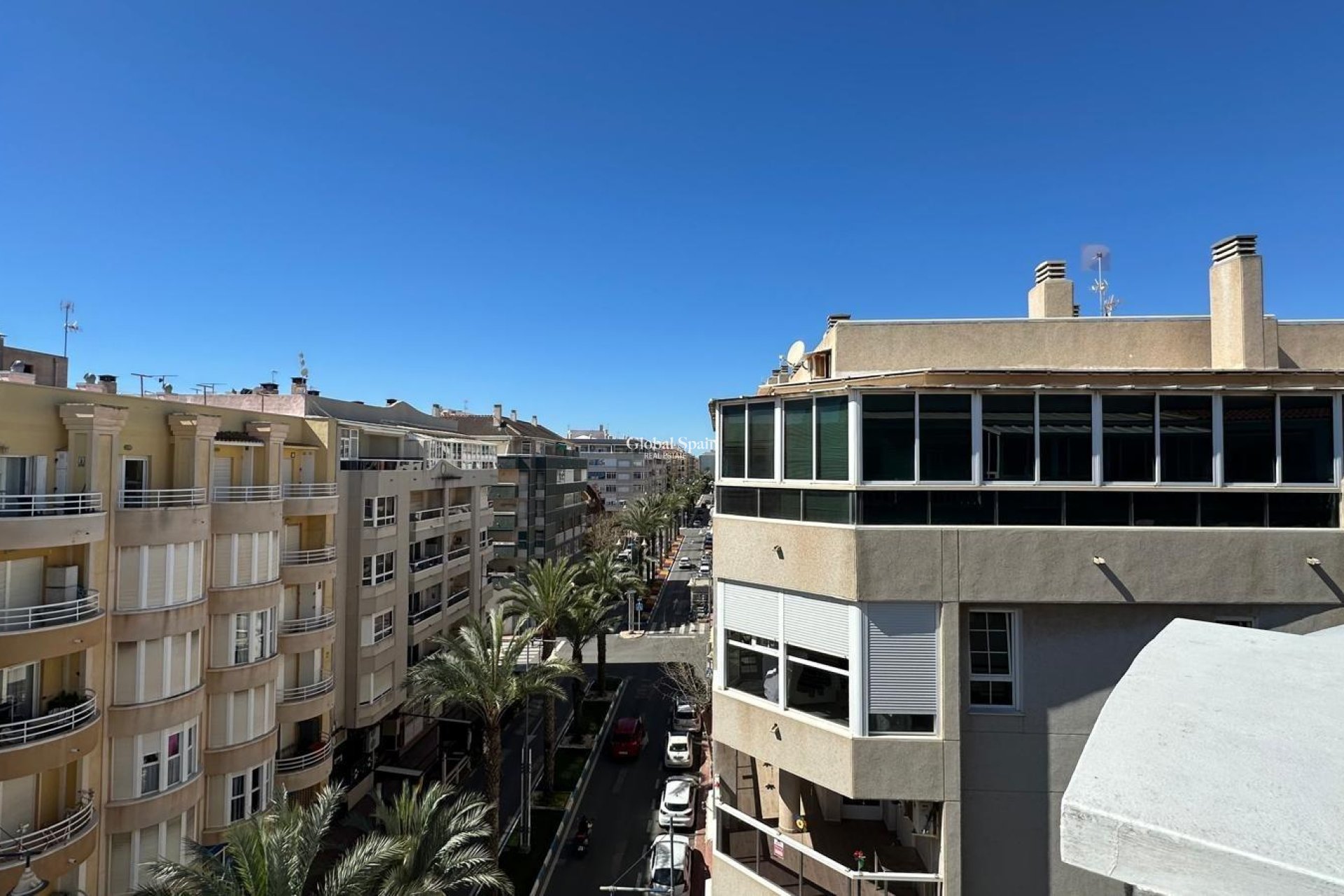 Wederverkoop - APPARTEMENT -
TORREVIEJA - Center