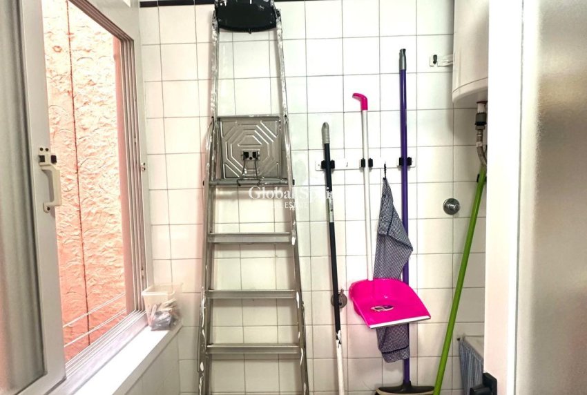 Wederverkoop - APPARTEMENT -
TORREVIEJA - Center