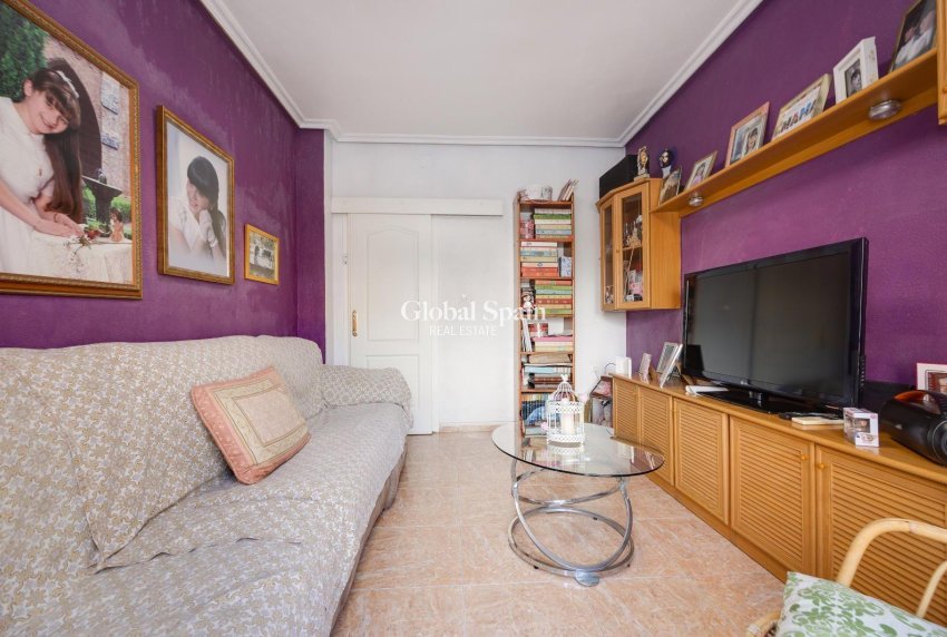 Wederverkoop - APPARTEMENT -
TORREVIEJA - Center