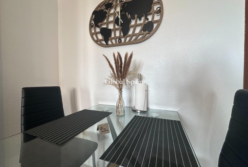 Wederverkoop - APPARTEMENT -
TORREVIEJA - Center