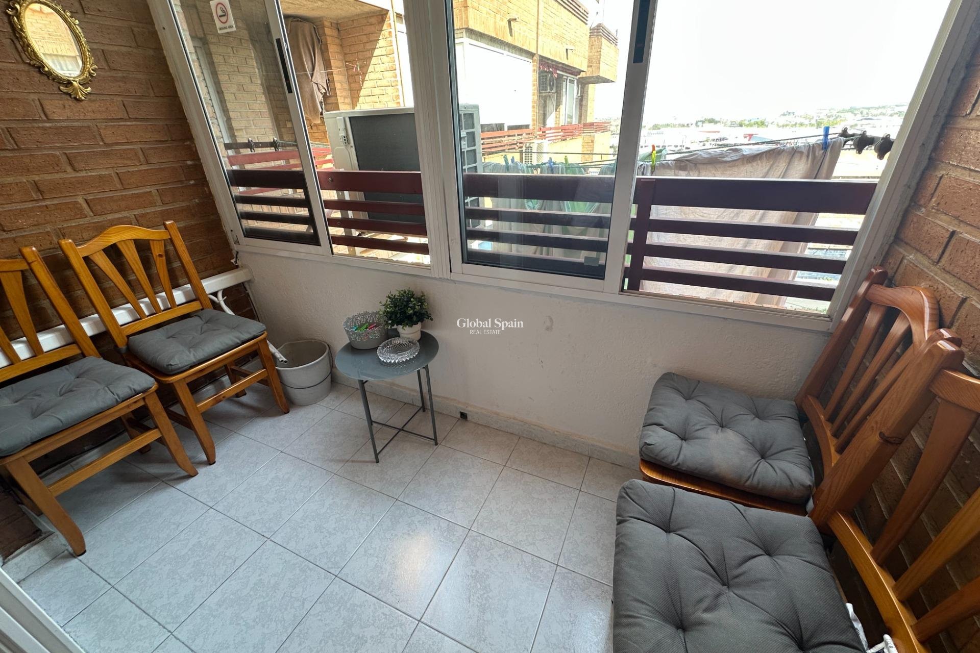 Wederverkoop - APPARTEMENT -
TORREVIEJA - Center