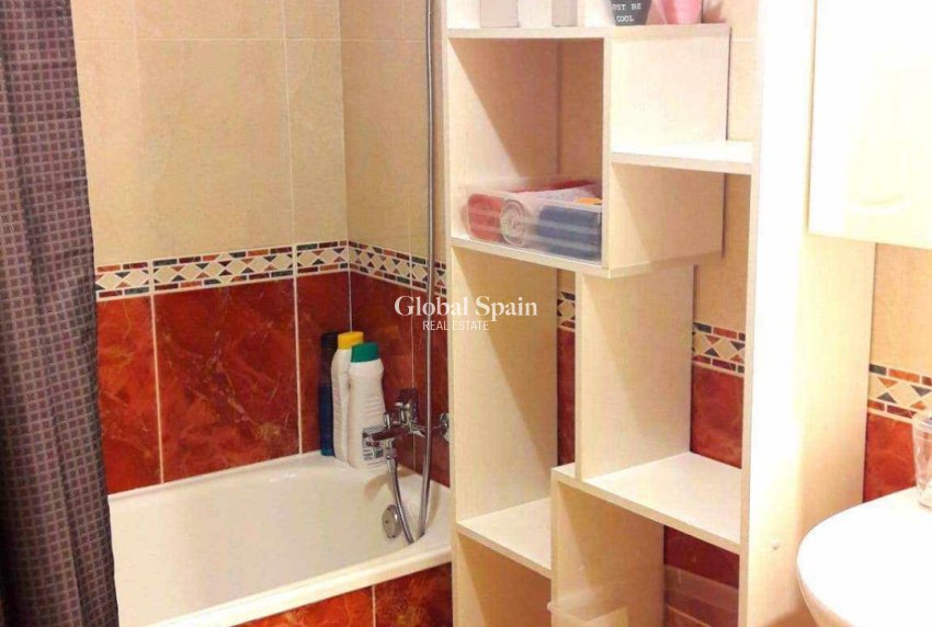 Wederverkoop - APPARTEMENT -
TORREVIEJA - Center