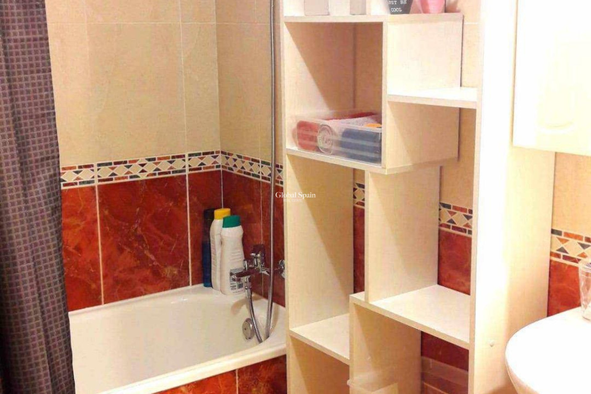 Wederverkoop - APPARTEMENT -
TORREVIEJA - Center