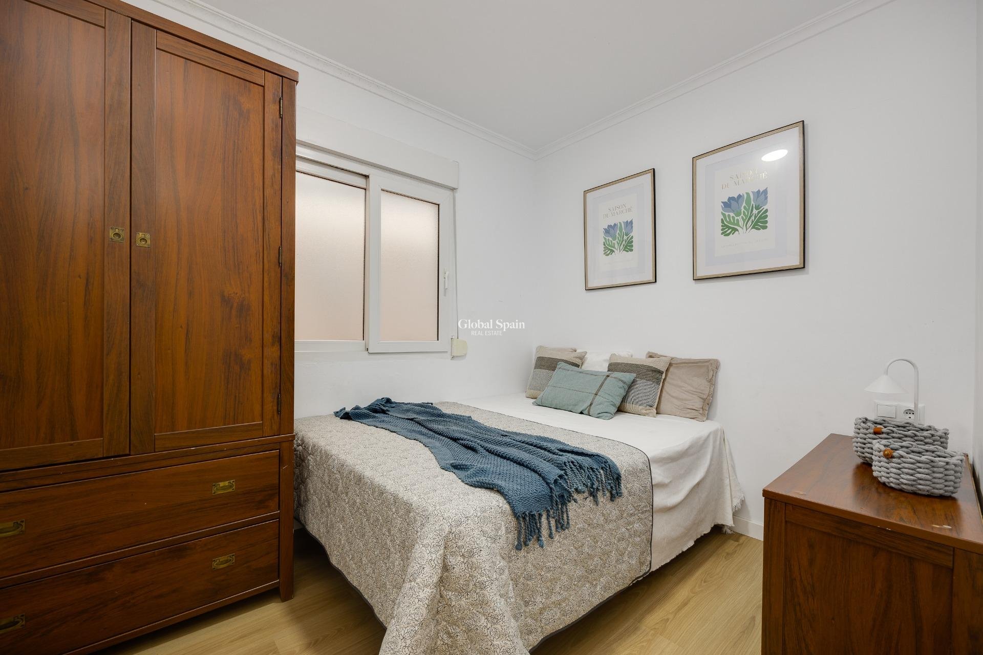 Wederverkoop - APPARTEMENT -
TORREVIEJA - Center