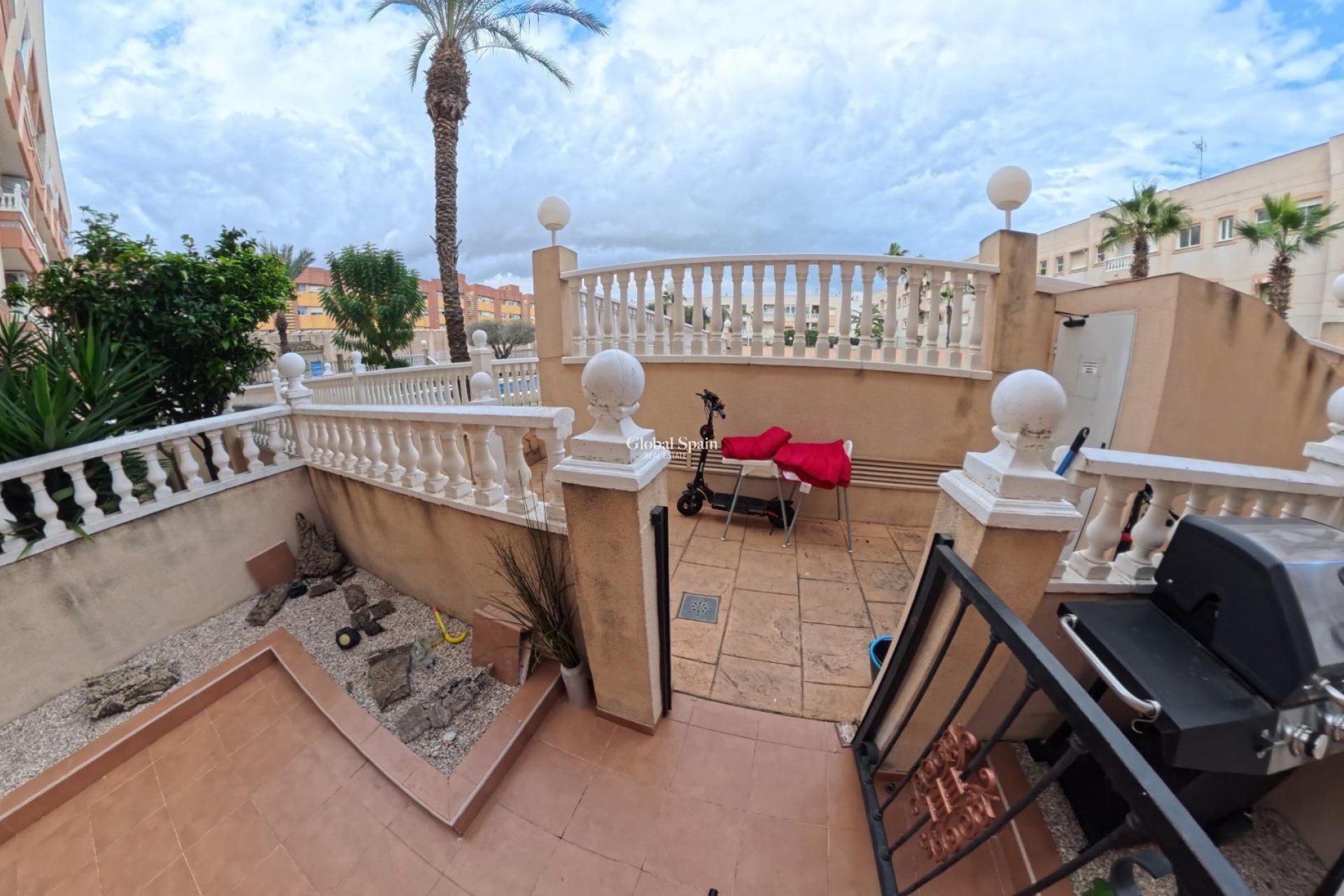 Wederverkoop - APPARTEMENT -
TORREVIEJA - Center