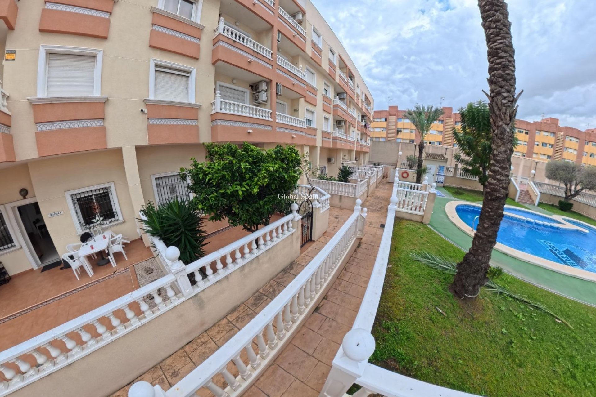 Wederverkoop - APPARTEMENT -
TORREVIEJA - Center