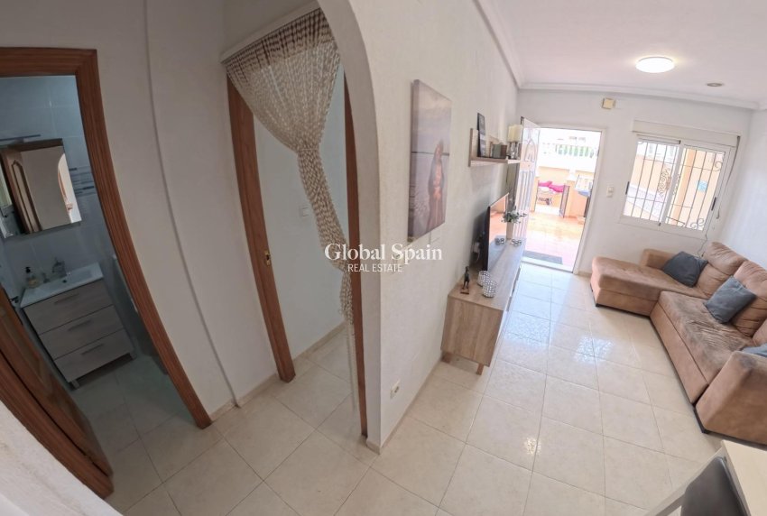 Wederverkoop - APPARTEMENT -
TORREVIEJA - Center