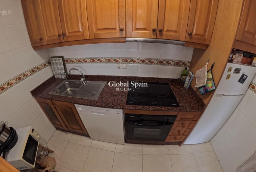 Wederverkoop - APPARTEMENT -
TORREVIEJA - Center