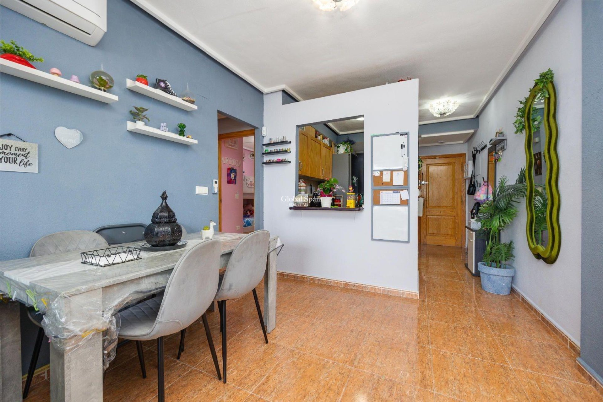 Wederverkoop - APPARTEMENT -
TORREVIEJA - Center