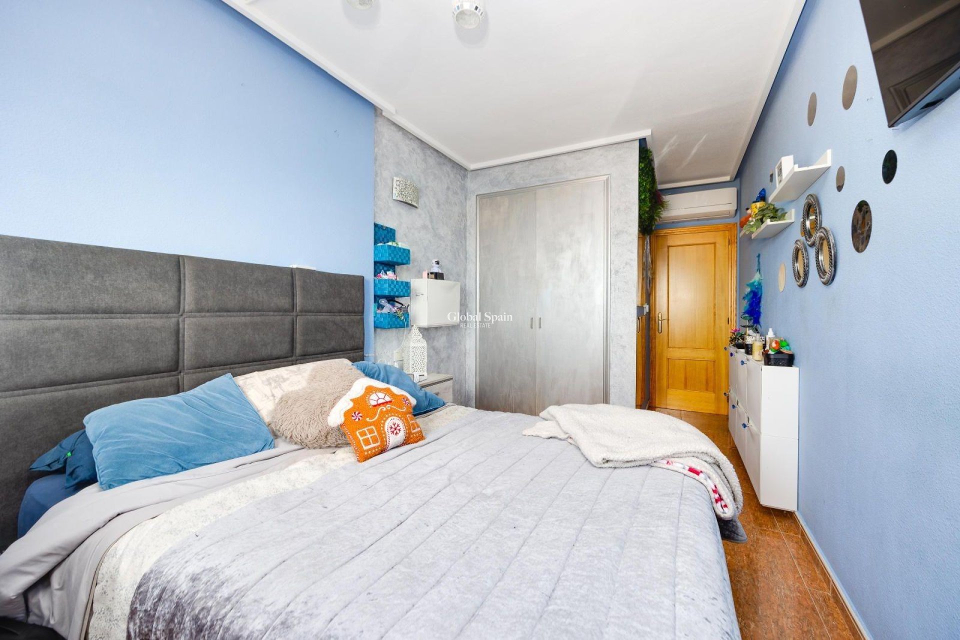 Wederverkoop - APPARTEMENT -
TORREVIEJA - Center