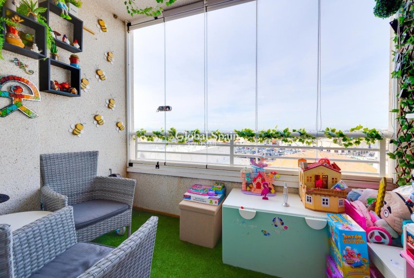 Wederverkoop - APPARTEMENT -
TORREVIEJA - Center